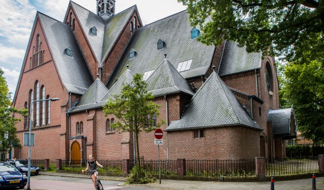 De stichting wil dat Hilversum vergunningaanvraag intrekt.