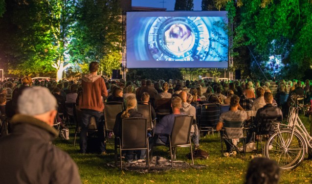 De openluchtfilm in het Dudokpark gaart dit jaar niet door.