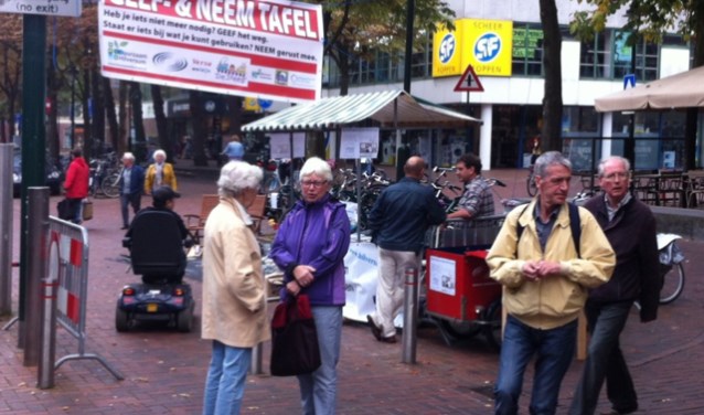 Spullen brengen en meenemen bij de stand.