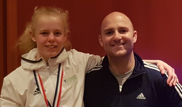 Nadiah met haar trainer Jeroen Dahmen.