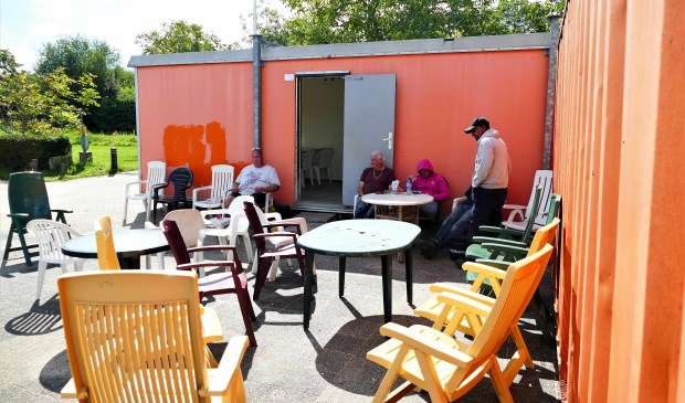 Meteen werd van de tijdelijke kantine een gezellige plek van gemaakt.