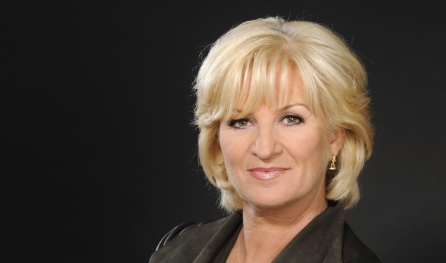 Anita Meyer.