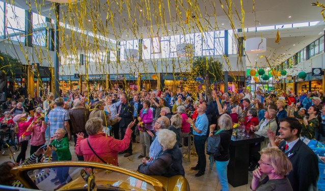 Op 12 mei was de opening van het nieuwe winkelcentrum.