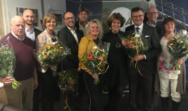 Daniëlle van Deutekom (midden van de foto vooraan) tijdens de presentatie van de kandidaten voor het CDA voor de komende raadsverkiezingen.