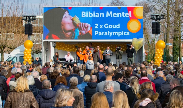 Mentel werd na het behalen van haar twee gouden medailles al gehuldigd in haar woonplaats.