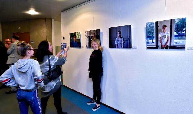 Veel belangstelling voor opening expositie.