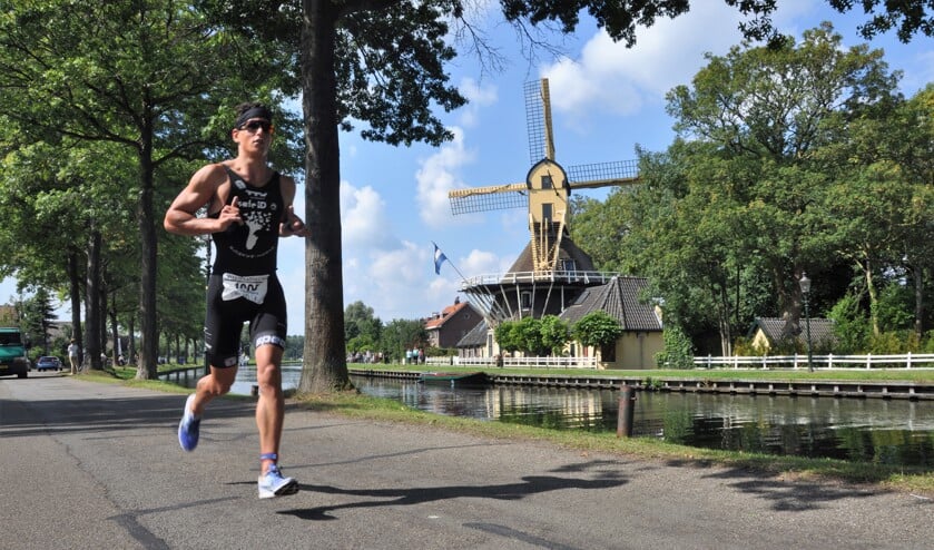Overmars won al drie keer in Weesp.