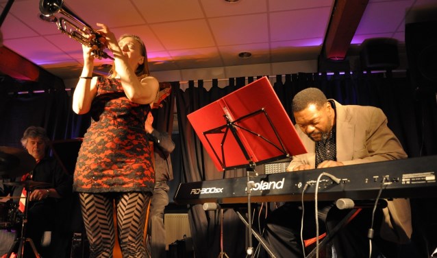 Saskia Laroo en Warren Byrd treden deze keer samen op tijdens het Kunstcafé.