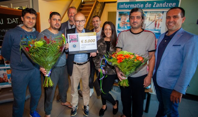 De betrokkenen bij de aftrap van de eerste les.