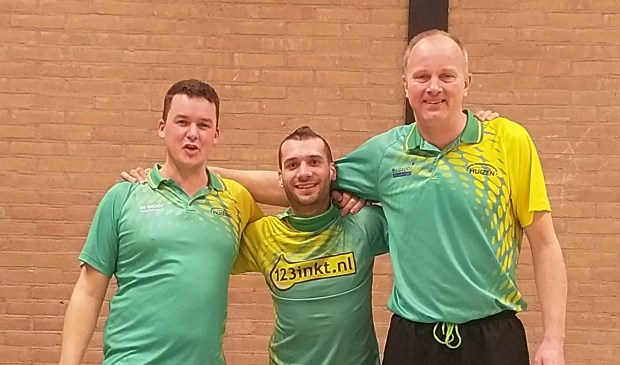 De tafeltennisers van Heren 1 zijn kampioen geworden.