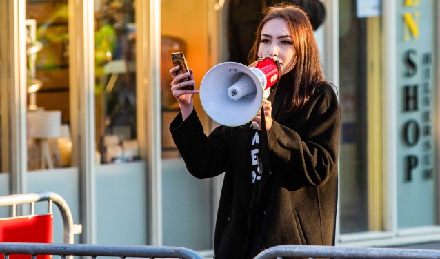 Rebekka - ook wel Rebella genoemd - Timmer liet zich tijdens de demonstratie van Kick Out Zwarte Piet horen.