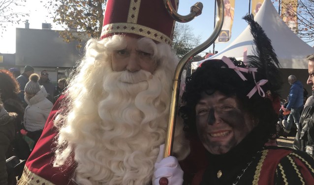 Sinterklaas en de Hoofdpiet op het Diemerplein.