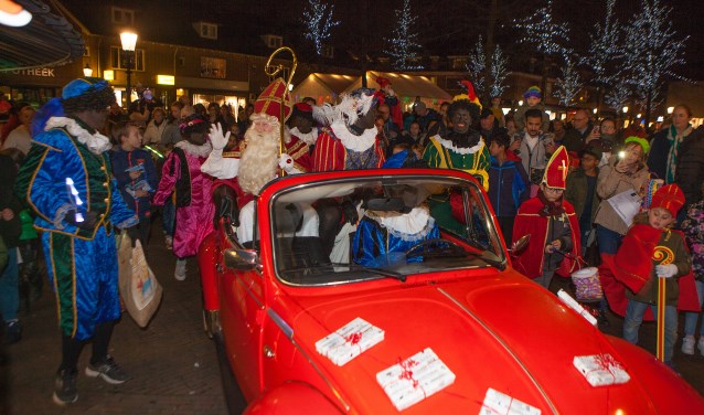 Sinterklaas komt altijd op een bijzondere manier aan in het Oude Dorp.