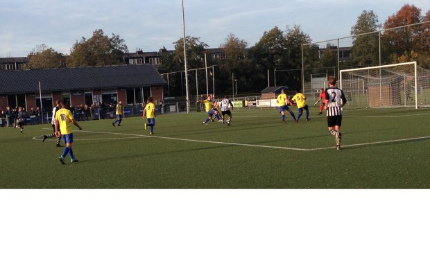 Laren'99 speelde bij OSM'75 uit Maarssen.