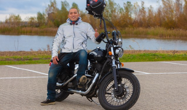 Organisator Robbert Kuypers rijdt zelf ook al weer een aantal jaren op een Harley-Davidson.