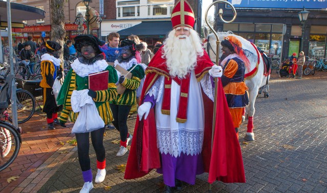 Hij komt, hij komt..