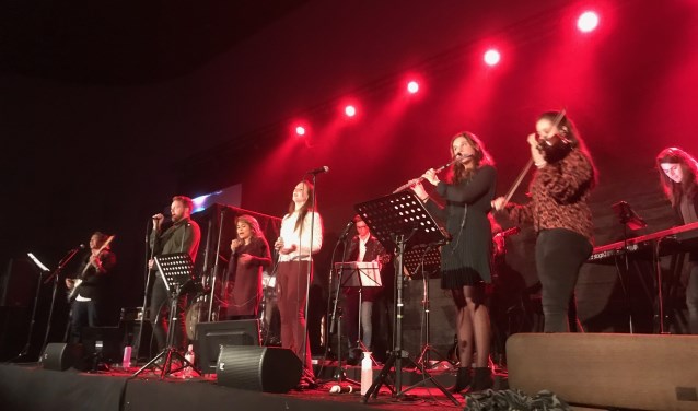 De Generation Praise band treedt vanavond op.