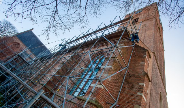 De kerk blijft tijdens het werk gewoon geopend.