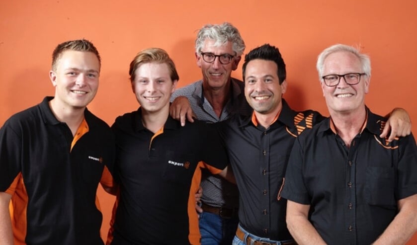 Geert Hassing (rechts) met zijn gespecialiseerde team.