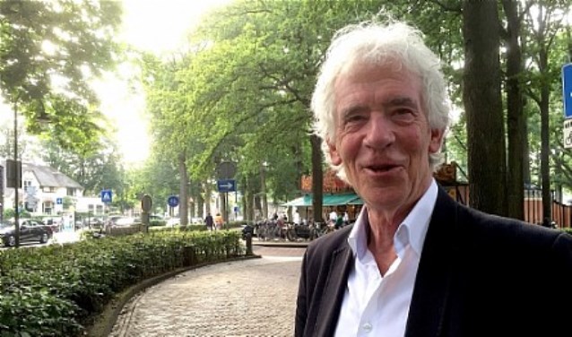 Fractievoorzitter Peter Calis van Larens Behoud.