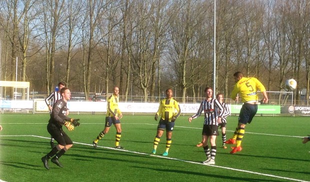 SV Laren'99 boekte een riante overwinning op AS'80 uit Almere: 0-13.