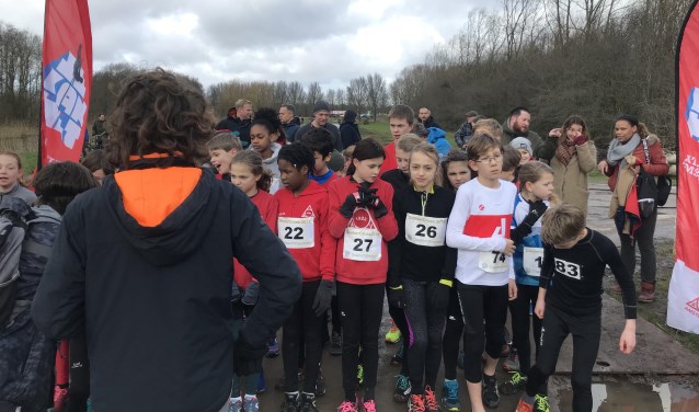 Klaar voor de start van de jeugdcross.