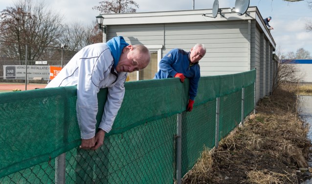 Vrijwilligers aan de slag bij TVDZ.