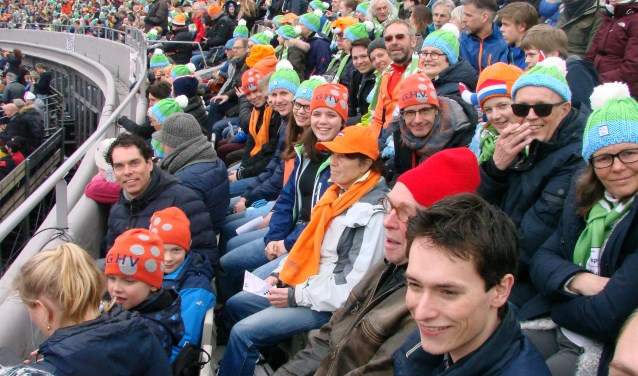 De stemming zat er goed in bij de GHV-ers in het Olympisch Stadion.