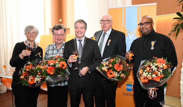 Els Nuisker-Tijhuis, Els Leijdekkers, Erik Boog, Bert van Heumen en Angelo Diop.