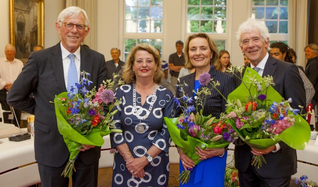 Ton Stam, Rinske Kruisinga, Karin van Hunnik en Peter Calis vormen het nieuwe college van burgemeester en wethouders.