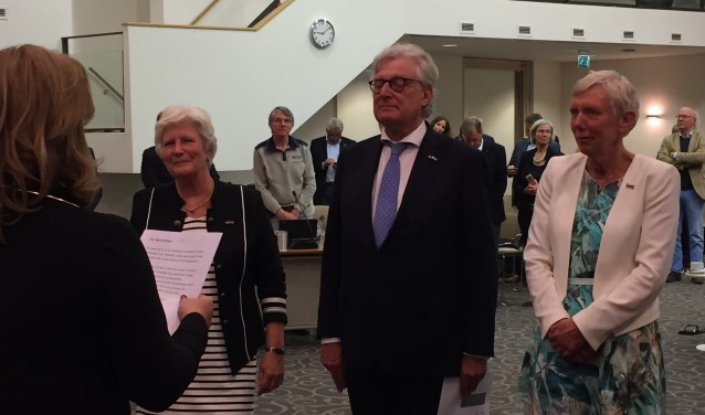 De drie wethouders van Blaricum tijdens de beëdiging.
