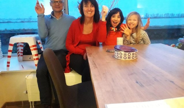 Miranda en Boes en hun kinderen Belle en Parel zijn gelukkig dat ze gastouder zijn.
