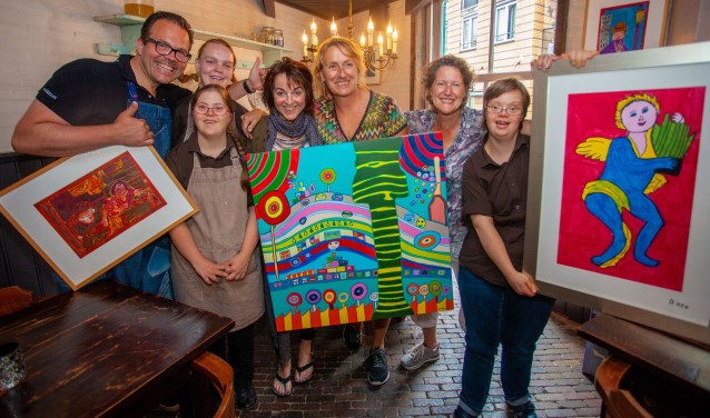 Afgelopen week werd er kunst verkocht op en rond de Biersteeg.