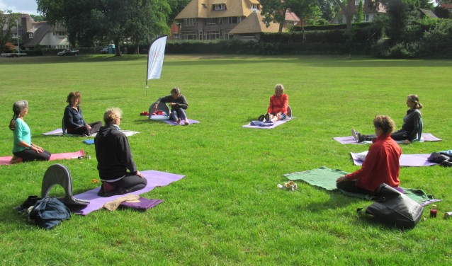 Yoga in de buitenlucht.
