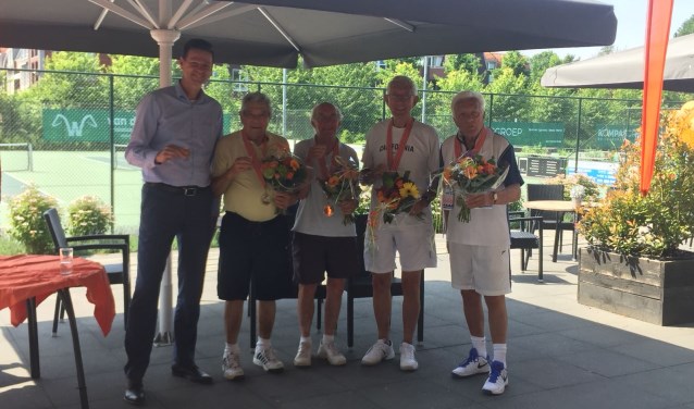 V.l.n.r.: voorzitter Maarten Hermans, Maurits Wetters, Jan Hagen, Piet Schapendonk en Ton Bourgonje.