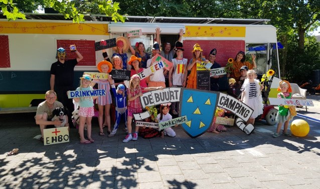 De organisatie samen met een aantal bewoners die naar de Buurtcamping komen.