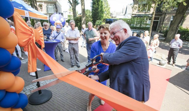 Officieel lintje knippen