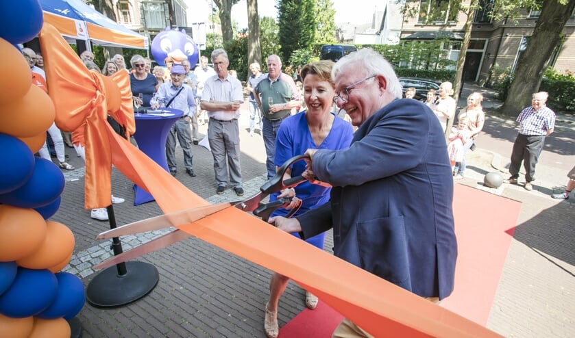 Officieel lintje knippen