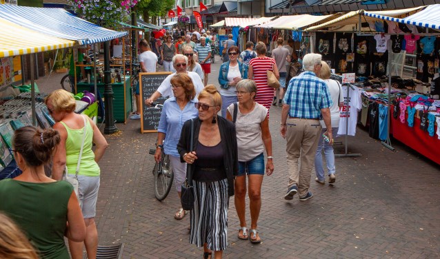 Lekker slenteren langs de kraampjes met koopwaar.