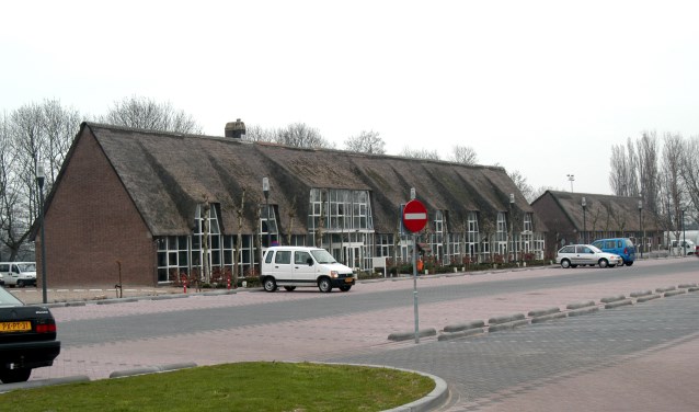 Op deze foto uit 2004 zijn de Grote en op de achtergrond de kleine Rietschuur goed te zien.