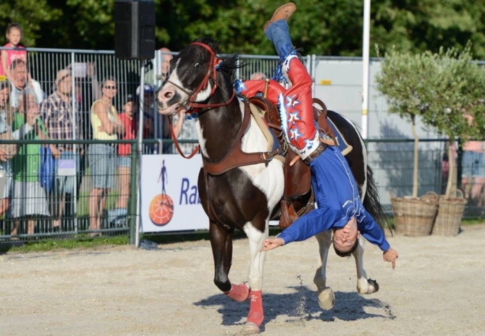 een van de spectaculaire optredens op 1 september ter ere van het 60-jarig bestaan van Stad en Lande Ruiters