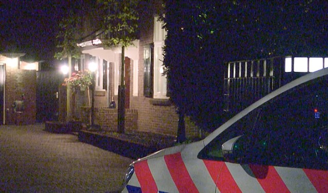 De politie bij de overval aan de St. Janstraat.