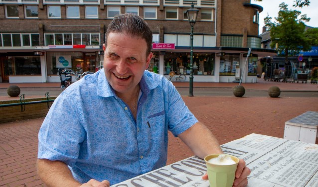 Swen werd wakker met een overweldigend geluksgevoel en een drang om letterlijk en figuurlijk weer op eigen benen te staan.