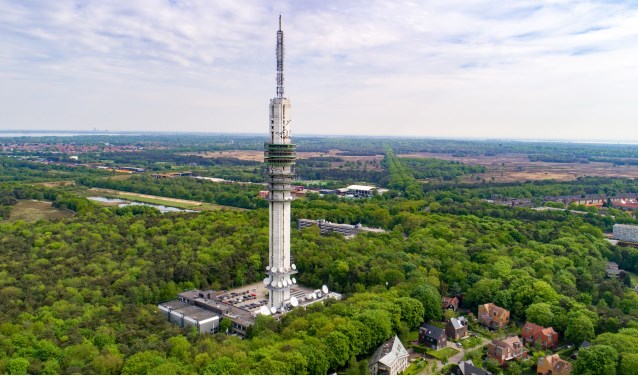 De 196 meter hoge zendmast van Hilversum verdient de monumentenstatus, aldus de PvdA.