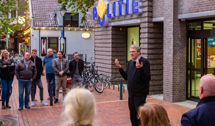 René Graafsma dinsdagavond voor het politiebureau.
