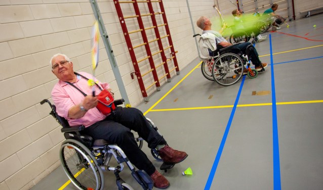 Vandaag speelde de rolstoelbadmintongroep voor het eerst in De Baat.