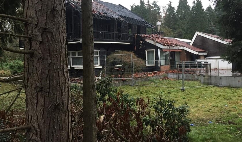 De ochtend na de brand.