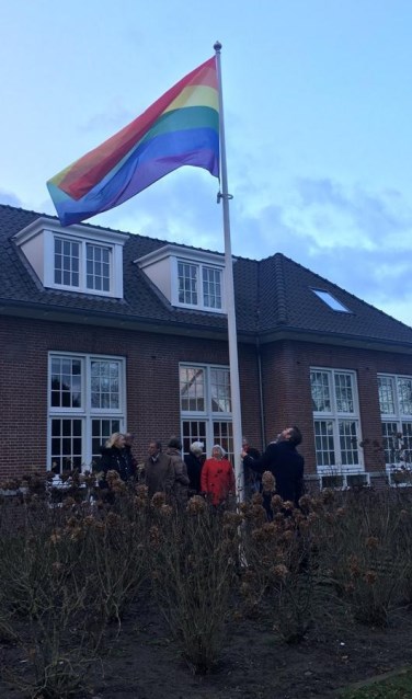 Regenboomvlag ook in top in Blaricum.