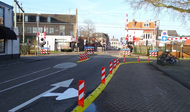 De gele band valt in ieder geval goed op.