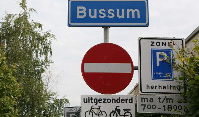 Overbodige verkeersborden gezien? Meld het de gemeente.